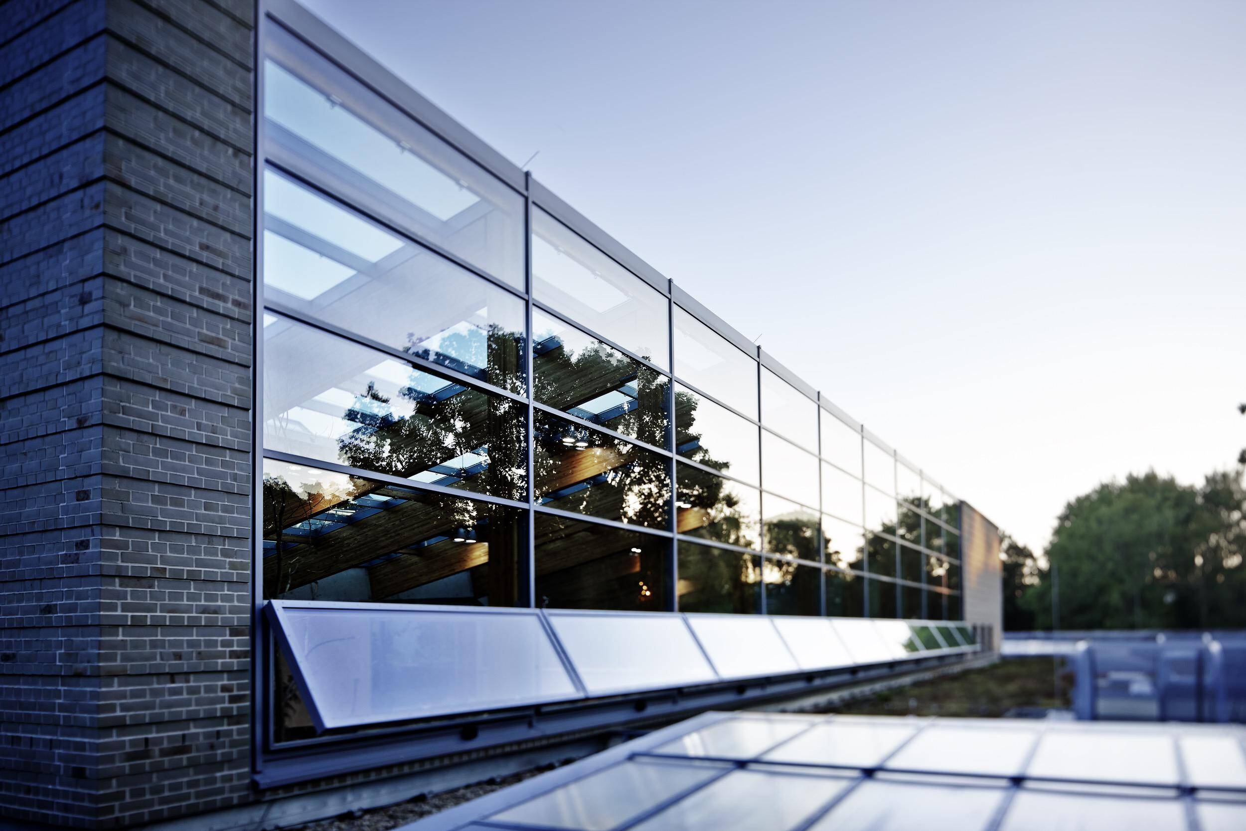 The Bird House in Berlin features ORNILUX® bird protection glass by Arnold Glas, using UV-reflective patterns to prevent bird strikes while maintaining bright and transparent architectural design.