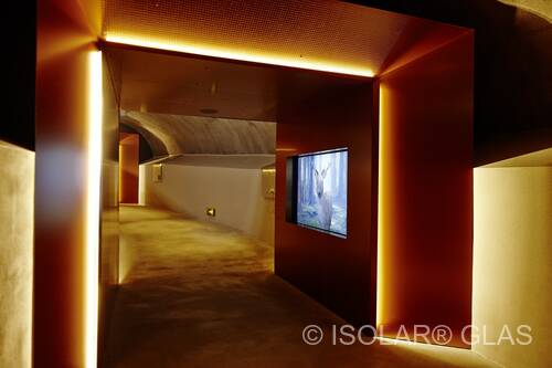 Altena Castle combines historic building fabric with innovative ISOLAR ARDOREX® fire-resistant glass, harmoniously uniting safety and aesthetics.